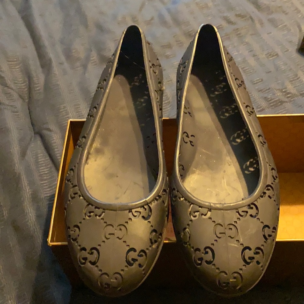 Gucci flats
